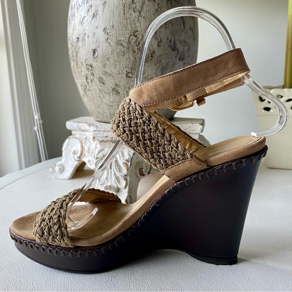 Stuart Weitzman Boho Crochet Weaved Khaki Wedge Sandals Womens 6M Tan Brown Rare - Picture 5 of 7